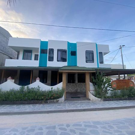 Hostal Brisas Del Mar Пуерто Виламил Екстериор снимка