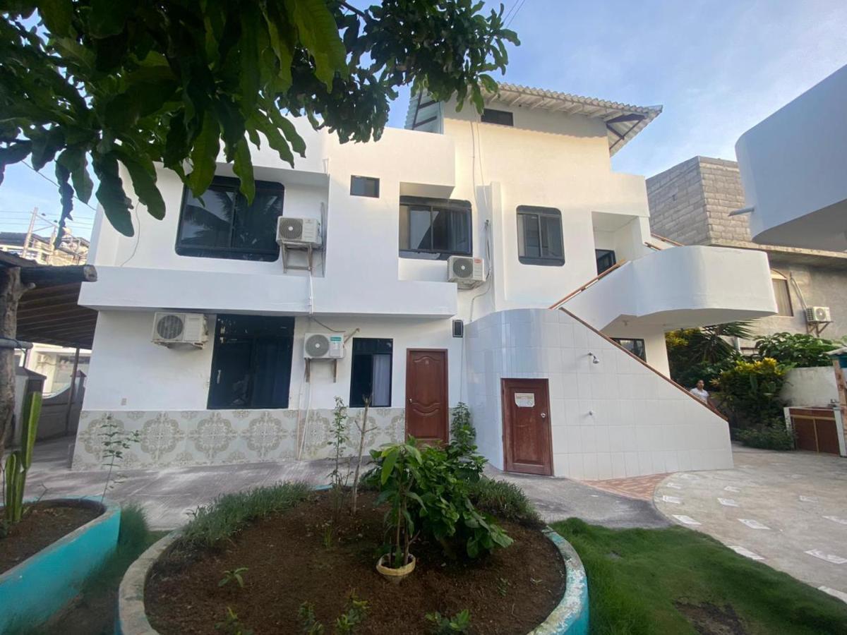 Hostal Brisas Del Mar Пуерто Виламил Екстериор снимка