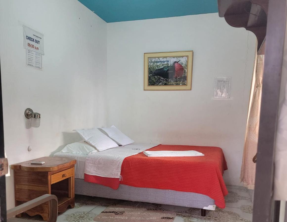 Hostal Brisas Del Mar Пуерто Виламил Екстериор снимка