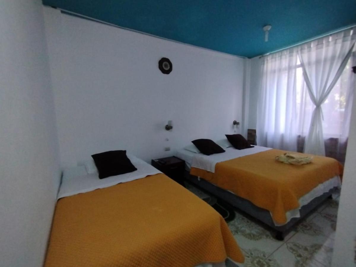 Hostal Brisas Del Mar Пуерто Виламил Екстериор снимка