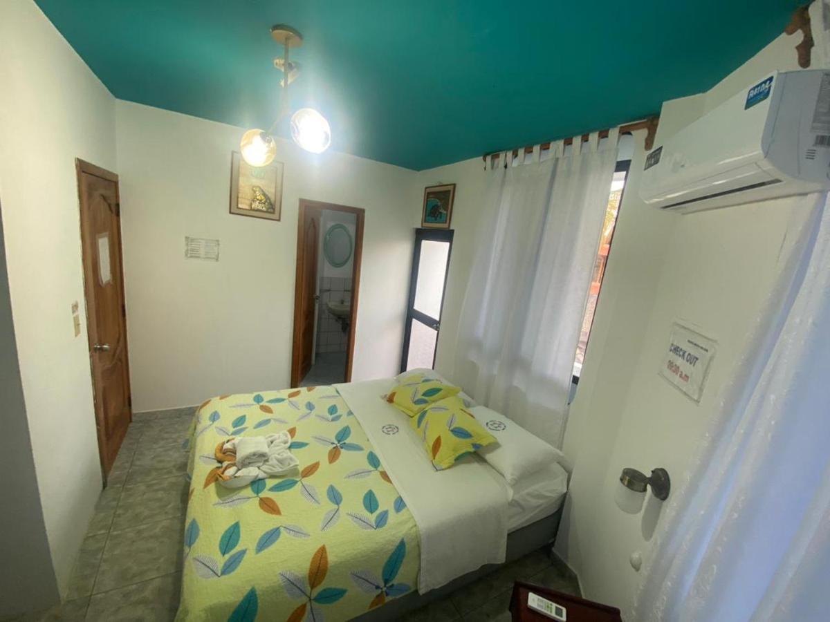 Hostal Brisas Del Mar Пуерто Виламил Екстериор снимка