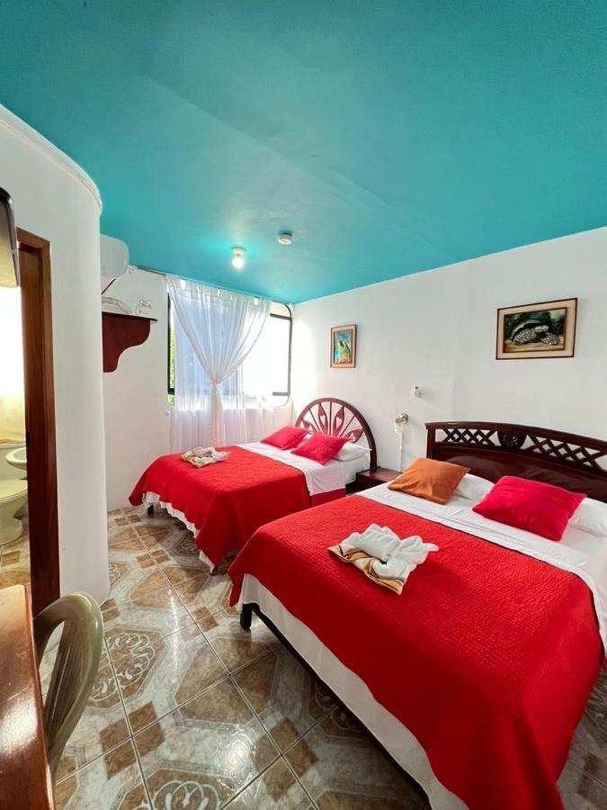 Hostal Brisas Del Mar Пуерто Виламил Екстериор снимка