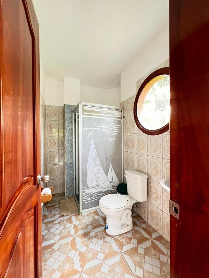 Hostal Brisas Del Mar Пуерто Виламил Екстериор снимка
