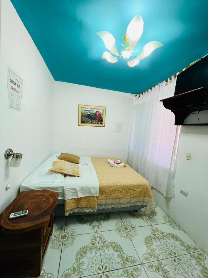 Hostal Brisas Del Mar Пуерто Виламил Екстериор снимка