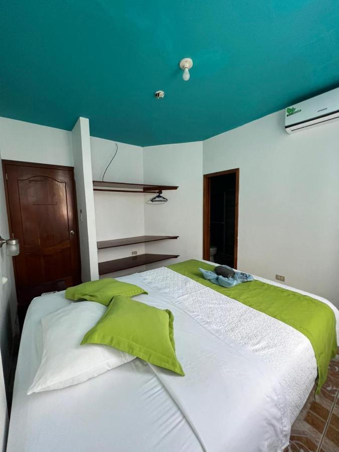 Hostal Brisas Del Mar Пуерто Виламил Екстериор снимка