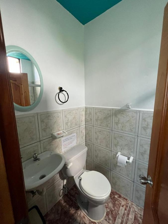 Hostal Brisas Del Mar Пуерто Виламил Екстериор снимка